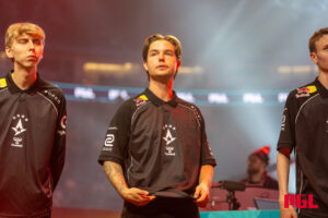 Report: 100 Thieves in talks with device about shock move