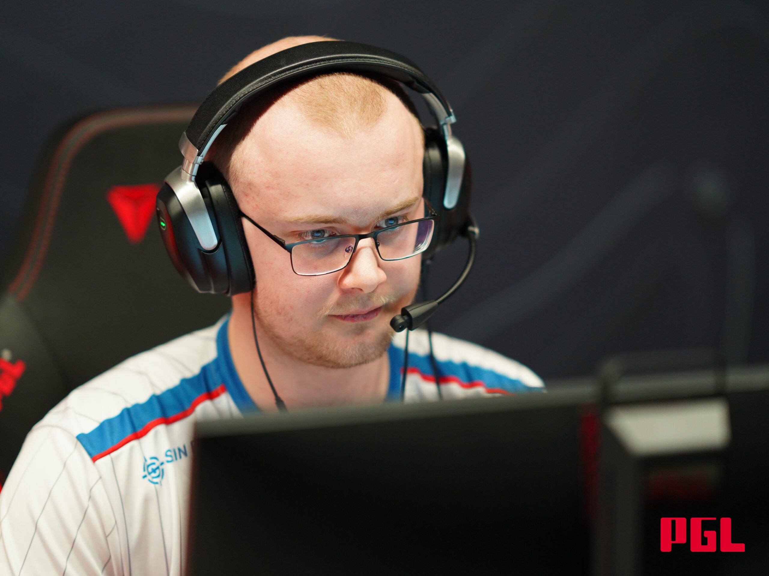 Astralis announce two international signings