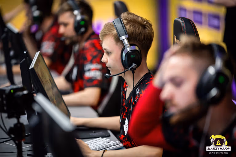 Master the AWP with the exact m0NESY CS2 settings - Pley.gg