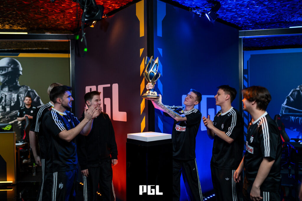 FUT Esports - Pley.gg