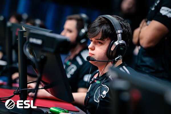 FURIA outlast MOUZ to go 2-0 in Stage 3