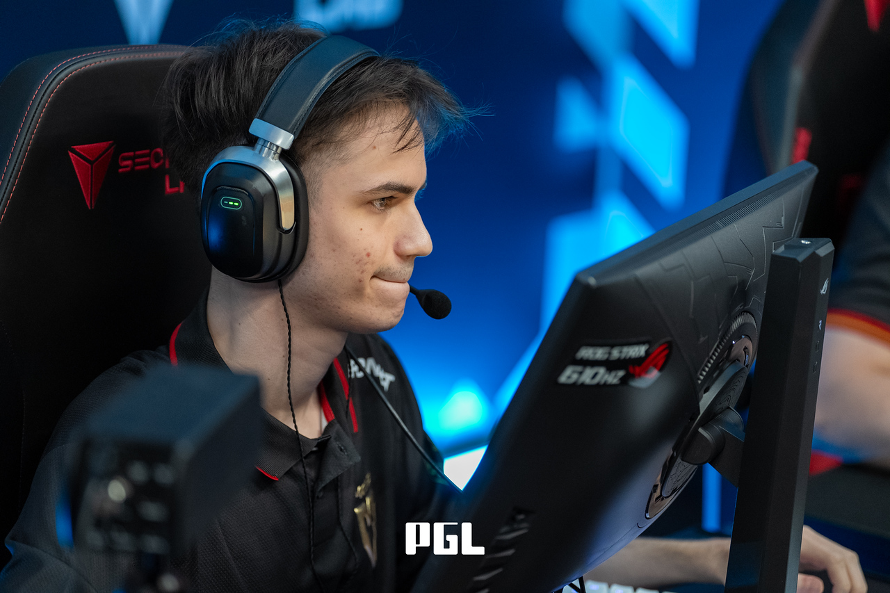 Adrian "xelex" Vincze, MOUZ