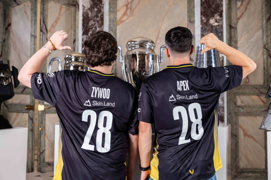 Team Vitality secures ZywOo and apEX on new contracts until 2028 - Pley.gg
