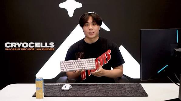 Cryocells showing off the Wooting 60HE keyboard