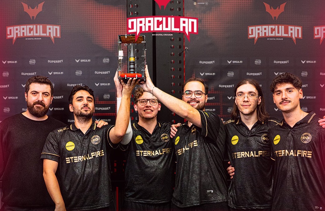 Eternal Fire lift the DraculaN Season 7 trophy in Bucharest