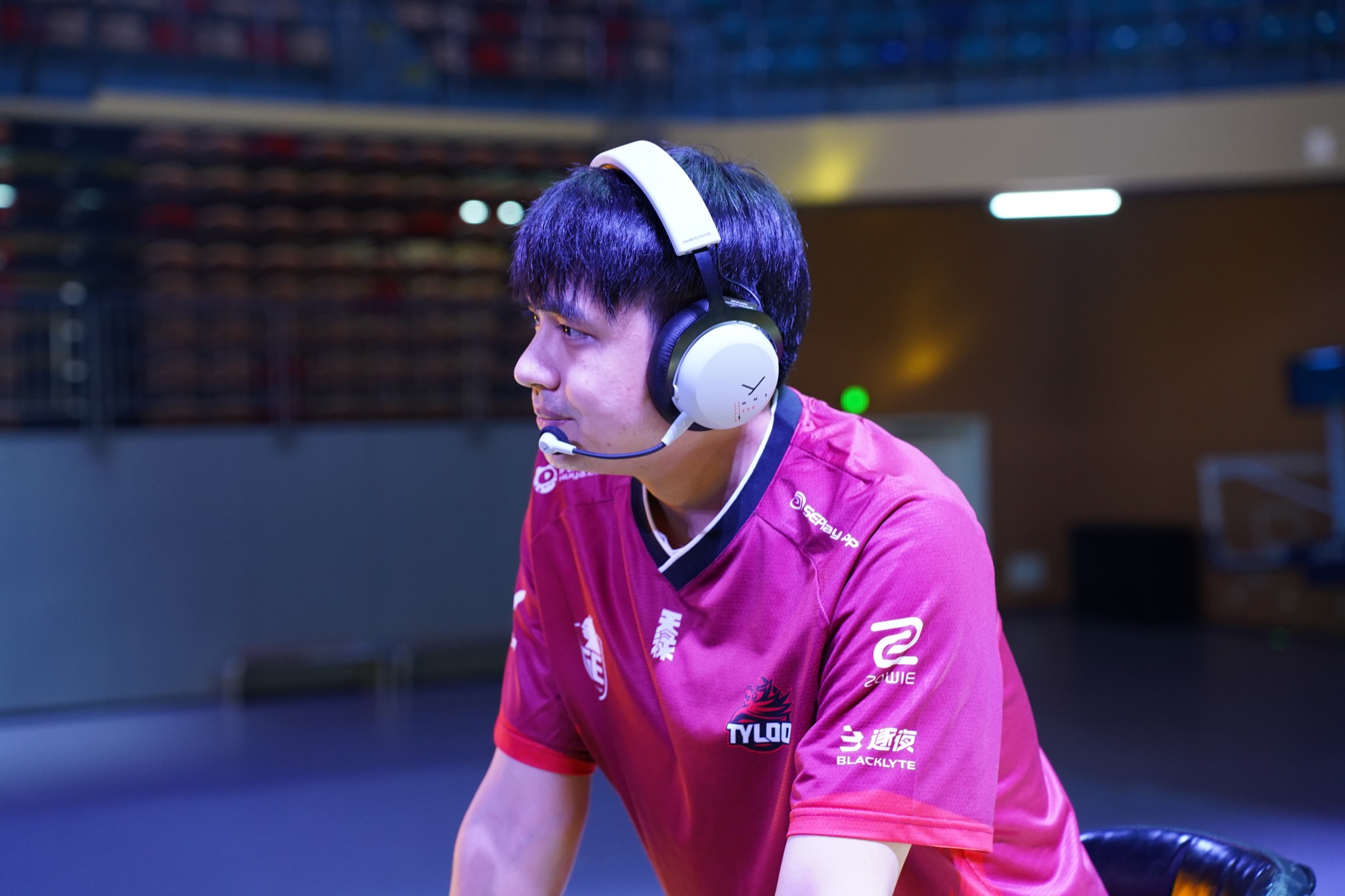 zhokiNg of TYLOO at XSE Pro League Season 2
