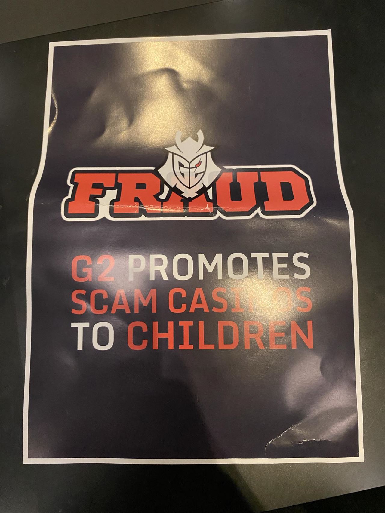 G2 – MOUZ game interrupted by stage invaders! - Pley.gg G2 – MOUZ game interrupted by stage invaders! - Pley.gg