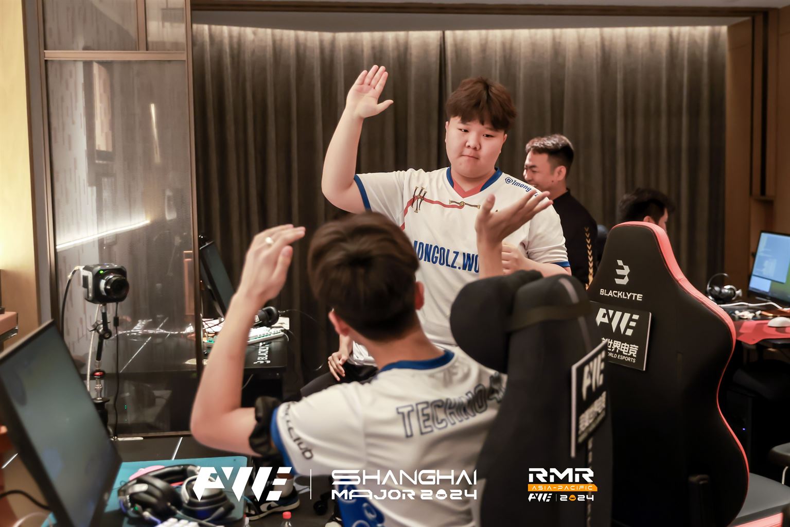 A Perfect World Shanghai Major Opening Stage Pick’em - Pley.gg