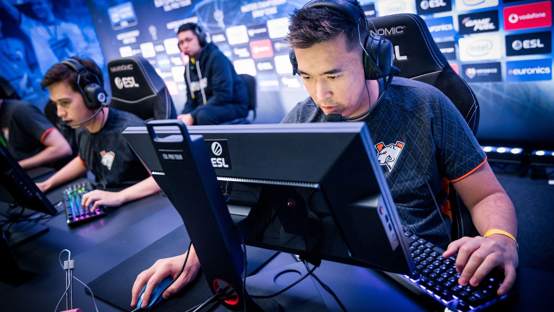K23 and Movistar Riders advance to the closed qualifier - Pley.gg