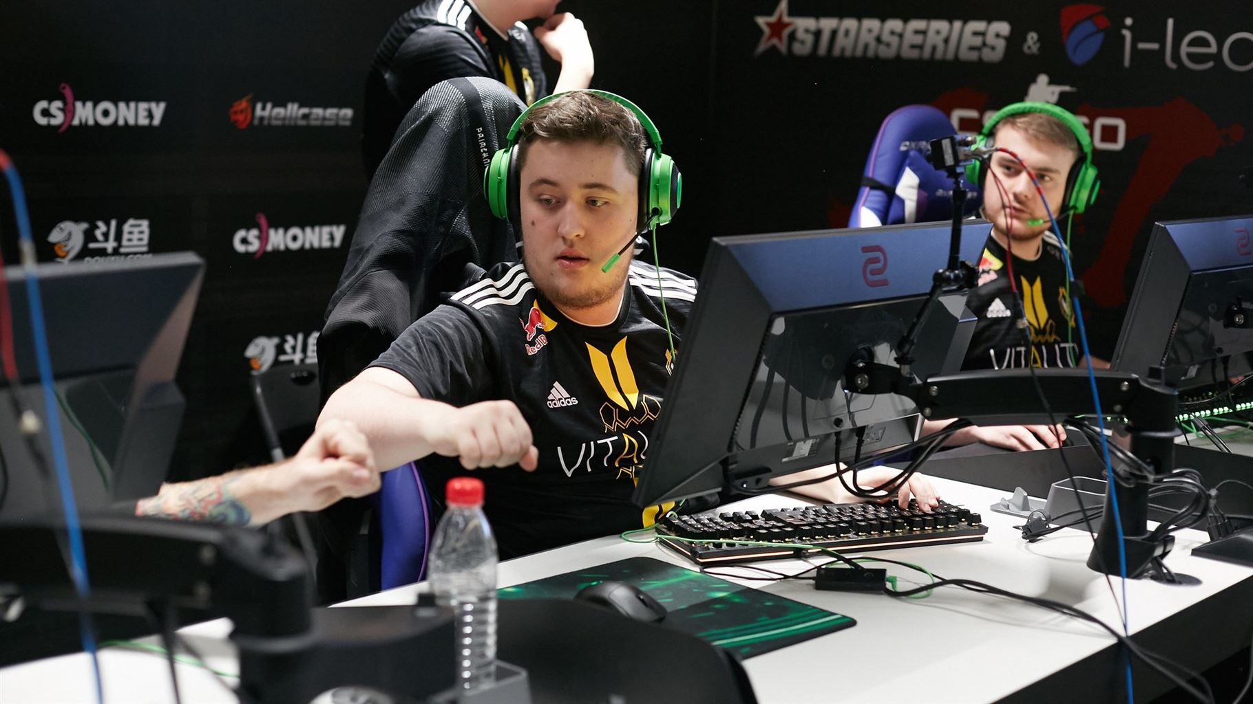 Vitality move past ENCE - Pley.gg