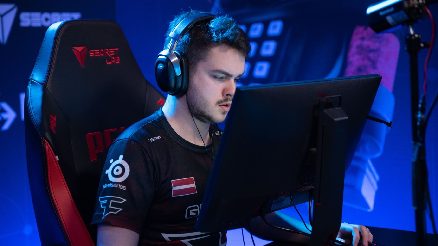 FaZe deny Astralis a spot in the Royal Arena - Pley.gg